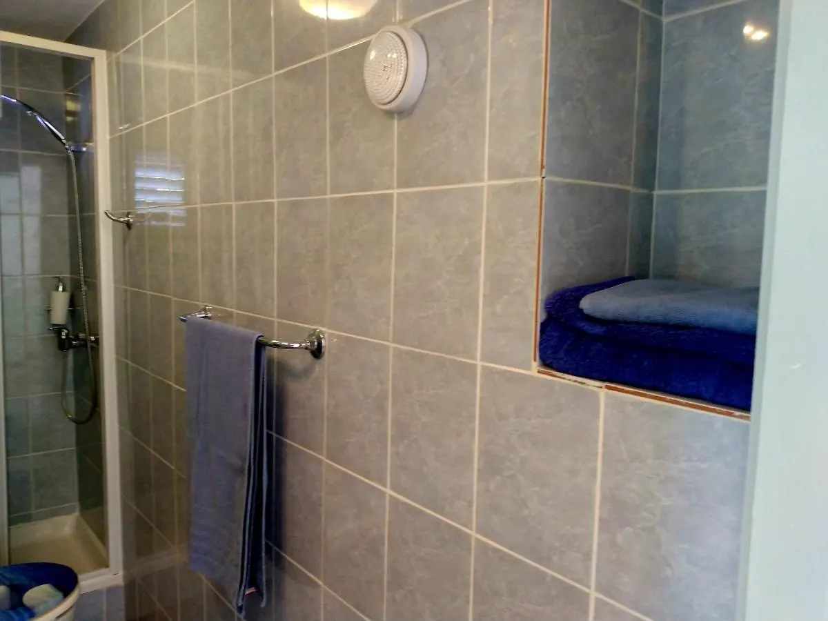 Villa Grande Vista - Lovely Apartment With Spacious Lush Mediterranean Patio And Sea View Trogir