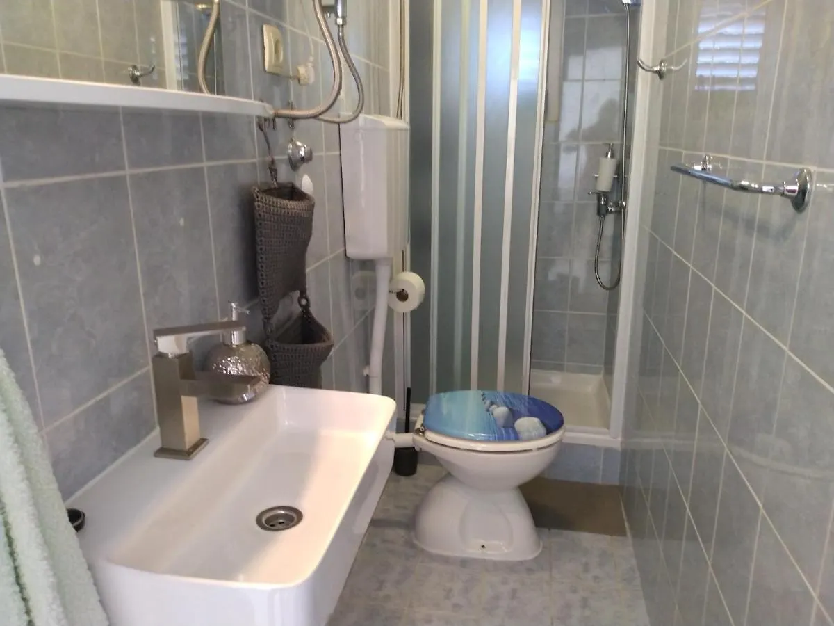 Villa Grande Vista - Lovely Apartment With Spacious Lush Mediterranean Patio And Sea View Trogir 0*,  Croatia