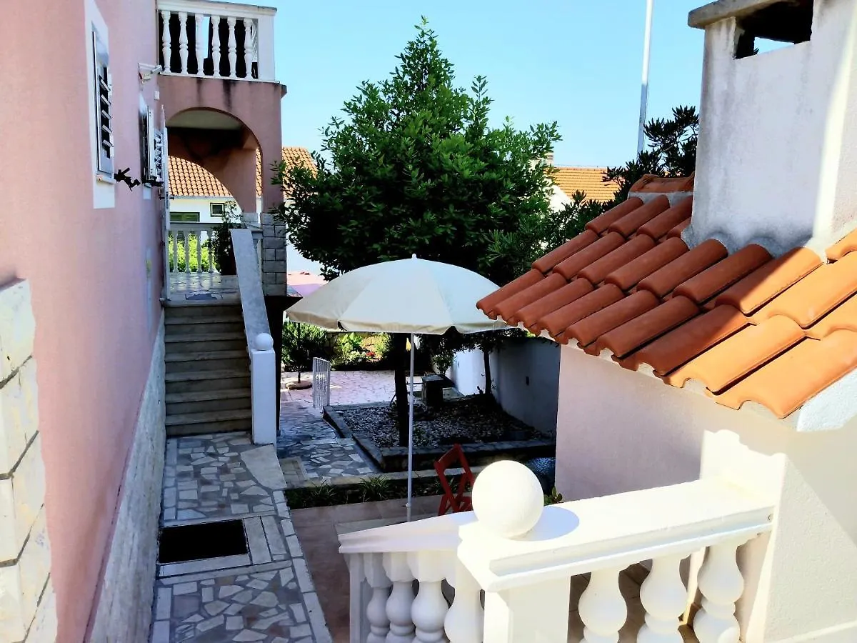 Villa Grande Vista - Lovely Apartment With Spacious Lush Mediterranean Patio And Sea View Trogir 0*,  Croatia